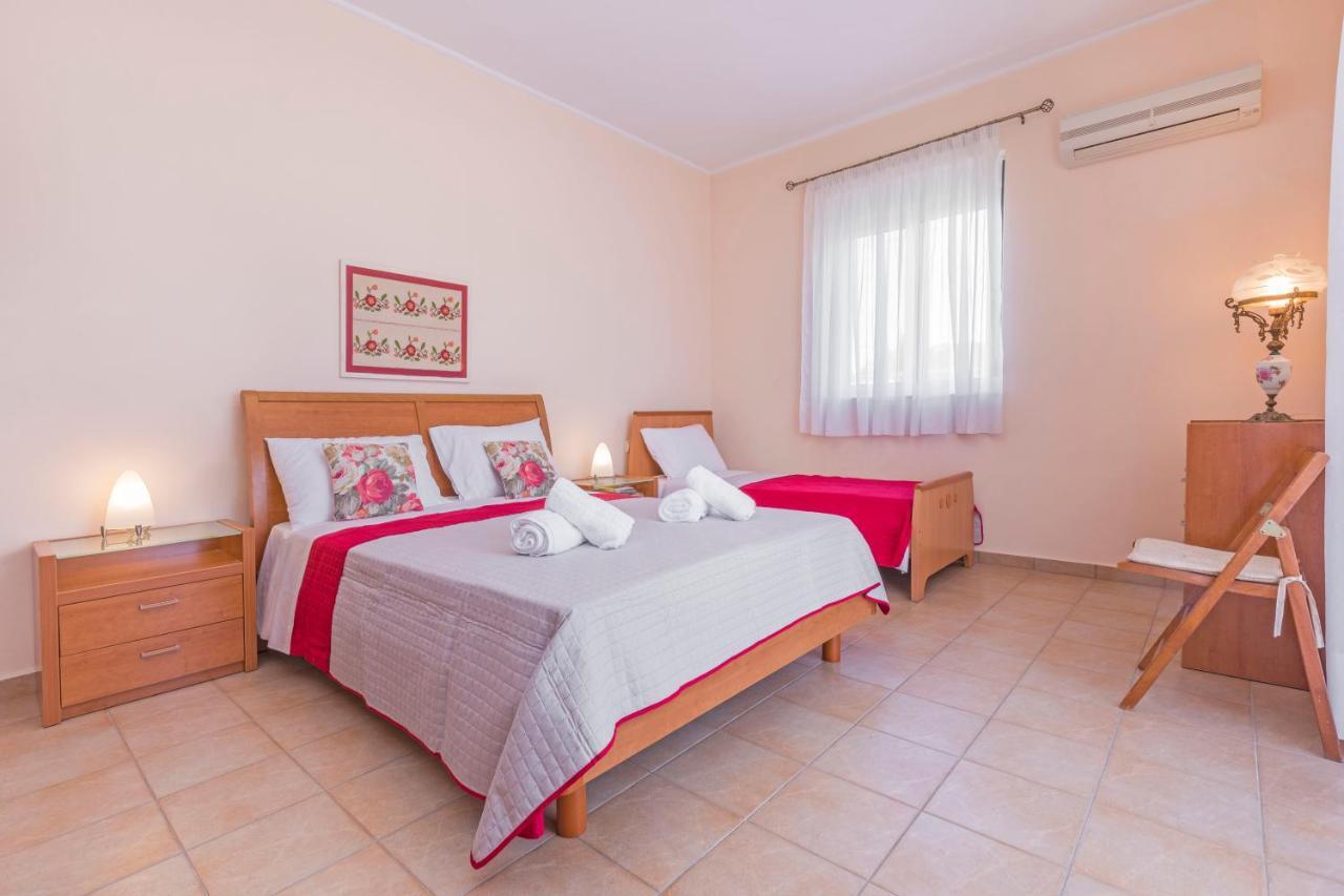 Lina'S Amazing House In Ialysos Villa Иксия Екстериор снимка